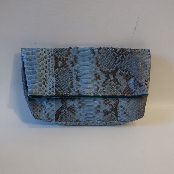 NWOT Womens Laurent Effel Gray Blue Python Print Leather Clutch Handbag - Picture 1 of 5